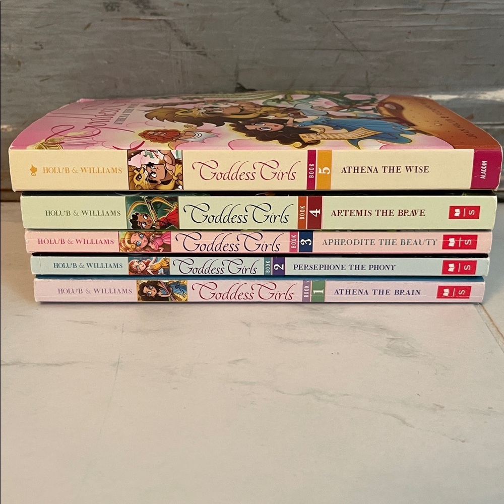 Goddess Girls Book Set all in good condition